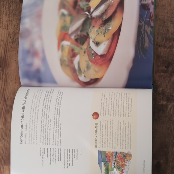 Williams Sonoma "Savoring Soups and Salads" Cookbook - Picture 6 of 8